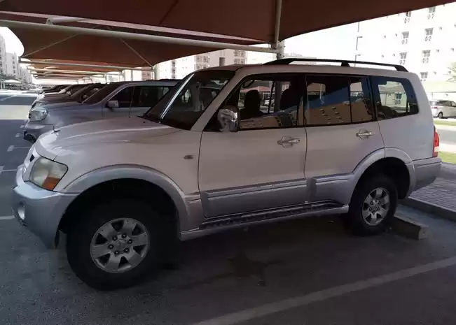 مستعملة Mitsubishi Pajero للبيع في الدوحة #5325 - 1  صورة 